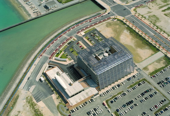 糸満市庁舎写真